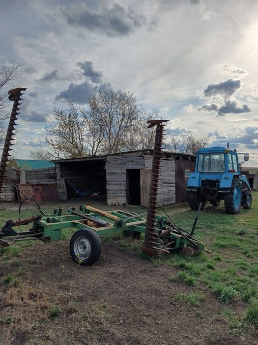 Трактор с косилкой