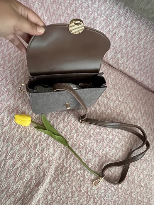 Кросбоди чанта, малка чантичка, чисто нова