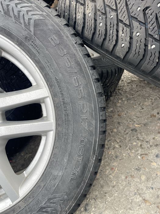 Комплект резины с дисками на BMW x5