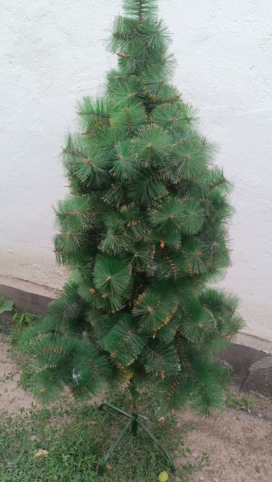 Ёлка искусственная
