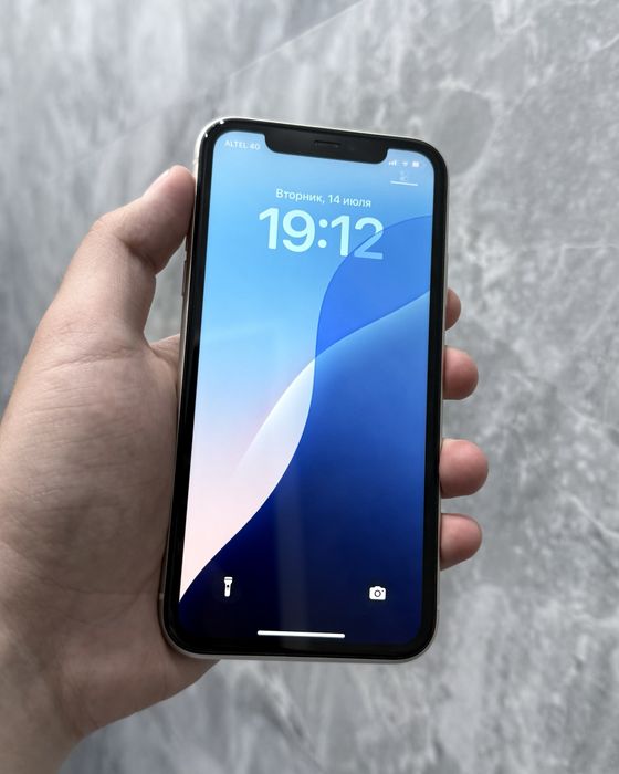 Продам Iphone 11 (128гб)