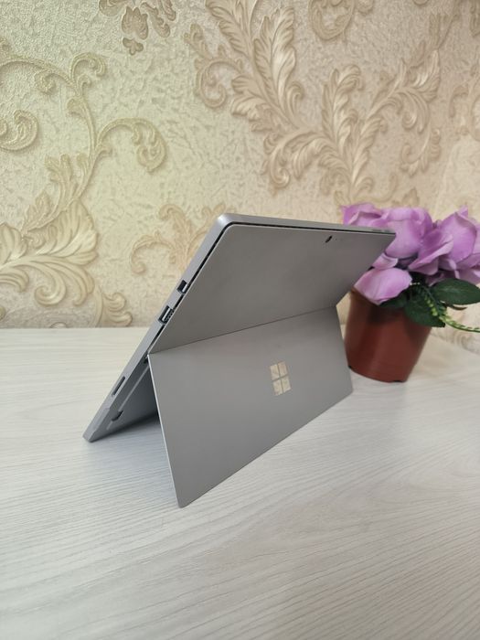 Microsoft Surface Pro 5 Platinum