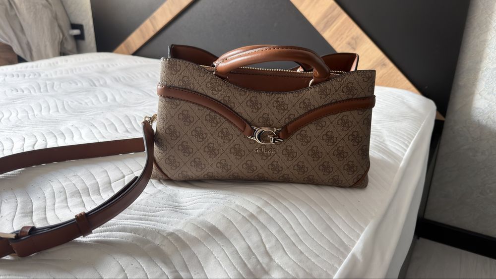 Продам сумку Гес guess
