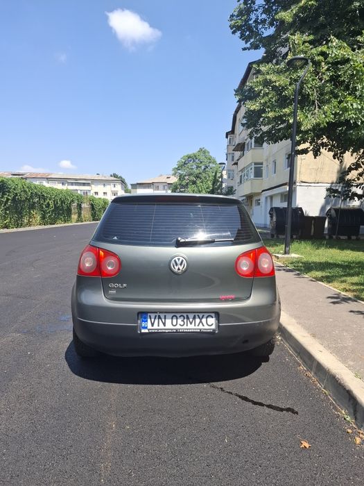 Golf 5 1.4 mpi negociabil an 2004