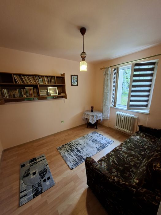Vând apartament 3 camere