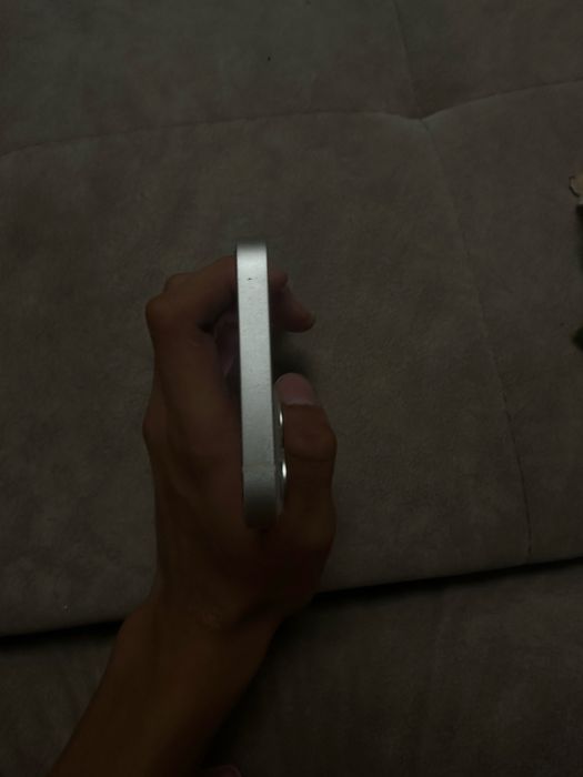 Iphone13,140 000