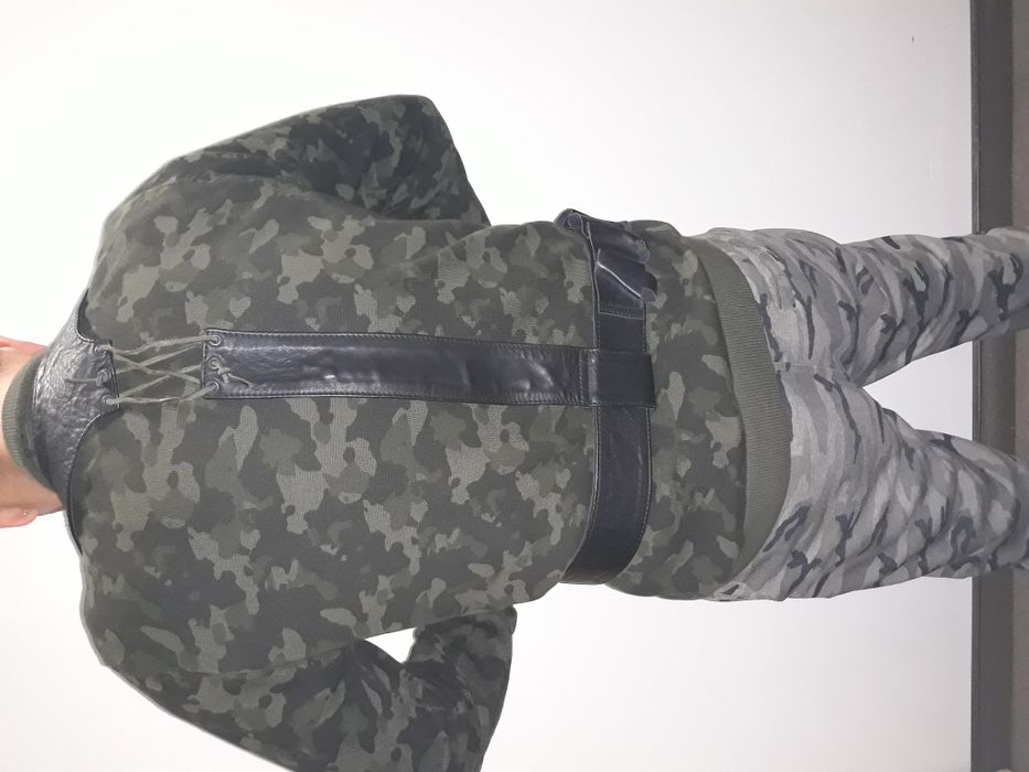 haine de motor de vanzare