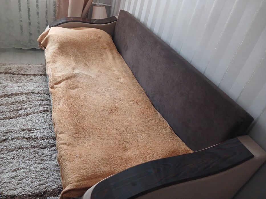 продам тахту в хорошем состоянии