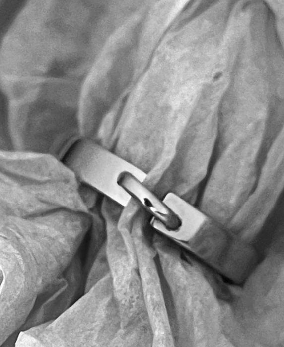 Стильное золотое колечко CHAUMET