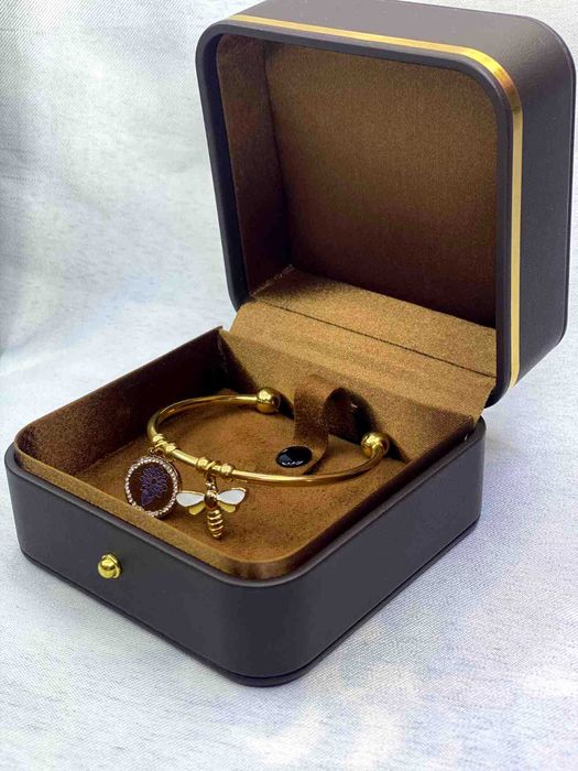 Браслет из нержавеющей стали с покрытием 18К золота – Роскошь и стиль