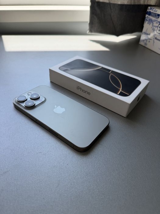 КАТО ЧИСТО НОВ Iphone 16 Pro Natural Titanium