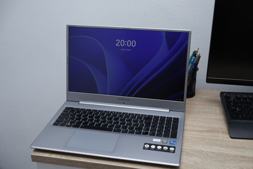 Laptop  – i7 Gen 11 / MX450 2GB / Full HD IPS 17.3"