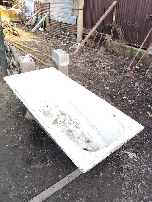 Чугунная ванна 150×72 см