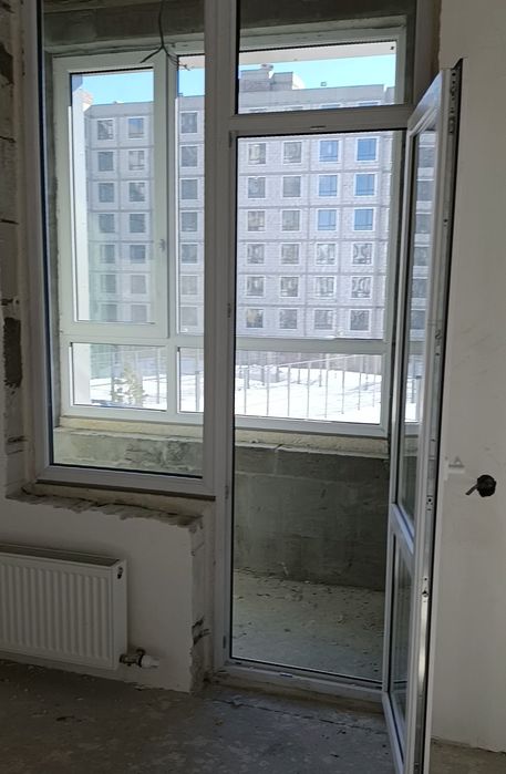 Пластиковые окна с дверью  балконные