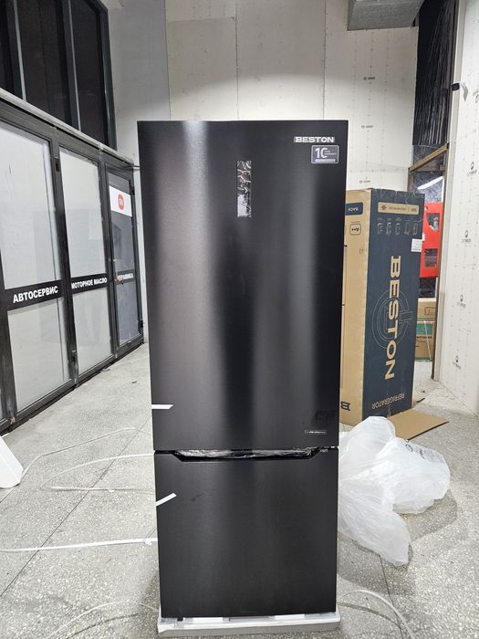 Холодильник Большой размером 10 лет гарантия