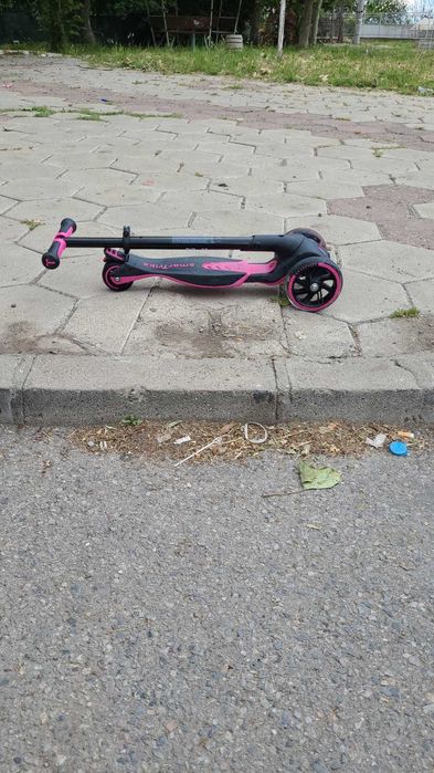 Smart Trike тротинеткаsmarTrike - Детски разтегаем скутер Xtend, розов