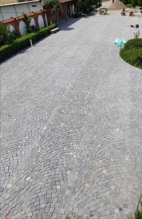 Vând piatră și montez