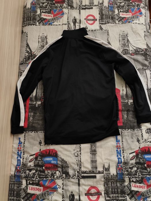 Продавам екип на Under Armour