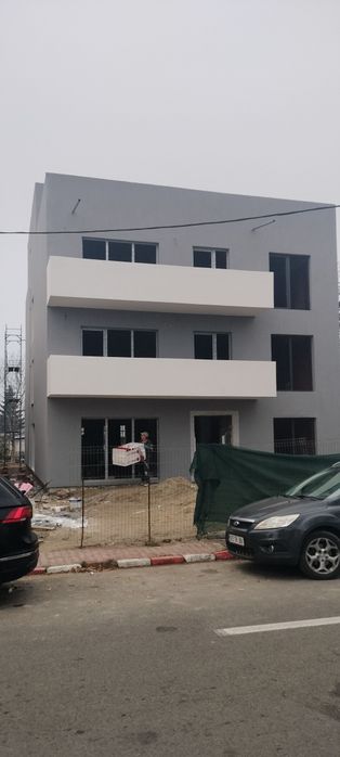Echipa de meseriași Case la roșu / la gri sau la cheie  Izolații fațade cu polistiren sau vată Renovări case / apartamente  Lucrări de calitate !