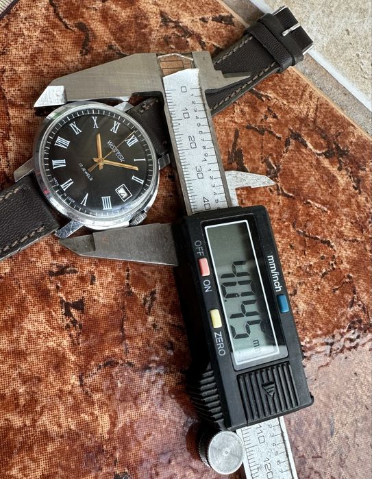 Сьветски механичен часовник Восток,направен 80 г