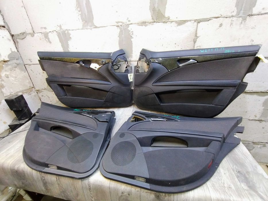 Дверные карты на Мерседес 211