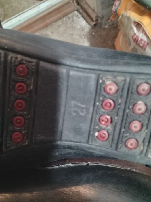 Сапожки ботинки.