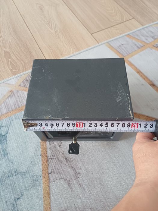 Продам сейф в хорошем состоянии