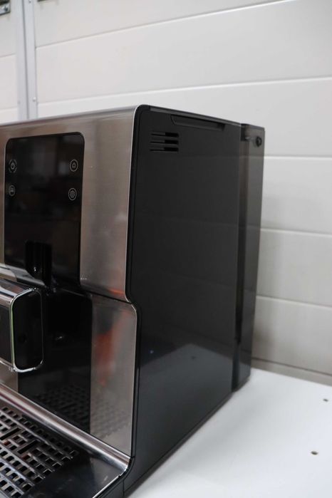 Кафемашина Krups EA876D10 Intuition Experience, 15bar, 17 напитки, тъч