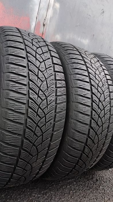 4бр. зимни гуми 215/60/16 GoodYear Ultra Grip 
dot22
6.9mm
Добро състо