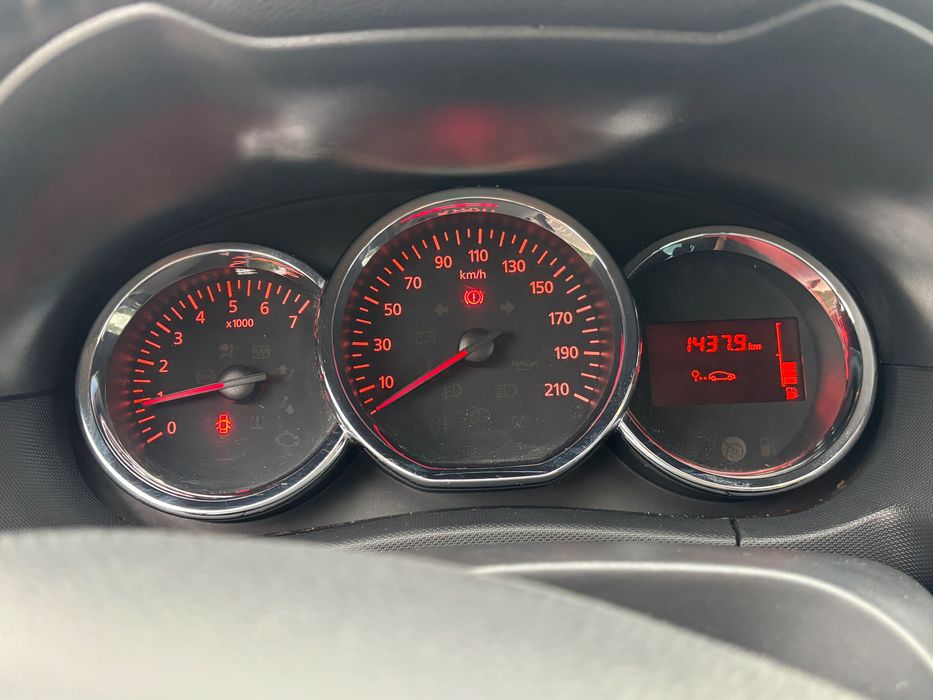 Dacia Duster 1.5 dCi 2015 | Piele | Navigație | 180.00 km