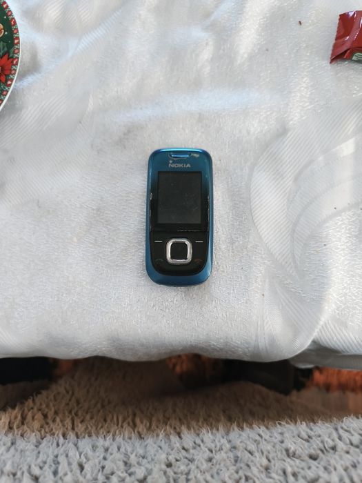 Продавам Nokia 2680