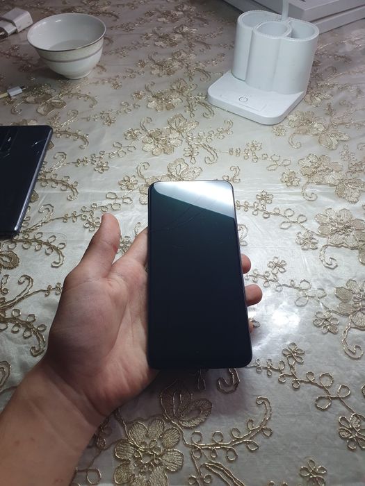 Телефон Samsung A50