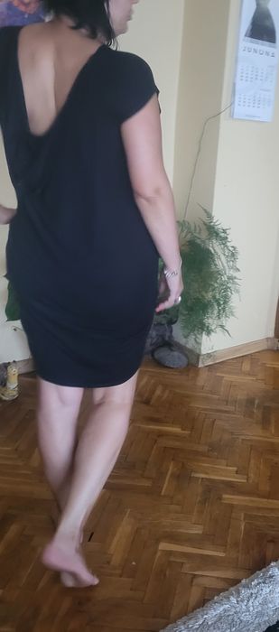 Черна рокля Юнона