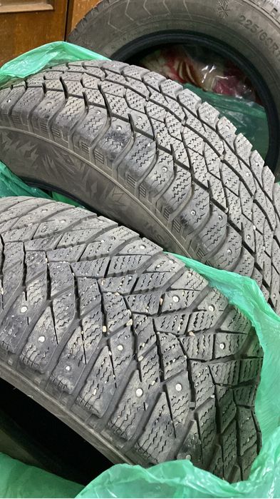Продам покрышку  215/60/17