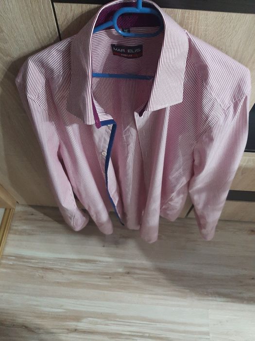 Vand/ schimb Cămașă originală marimea 41