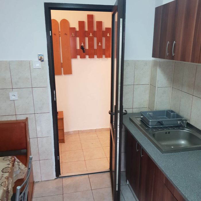 Închiriez apartament