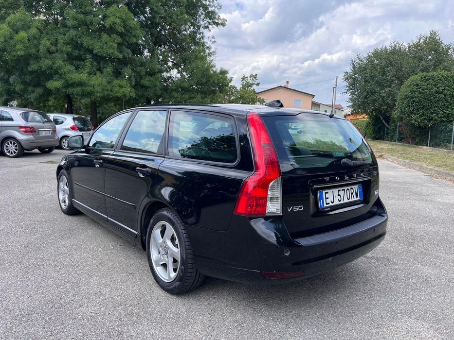Usi stanga  față si spate dreapta față si spate volvo v50 break