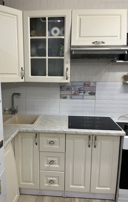 Продаю кухонный шкаф с плитой