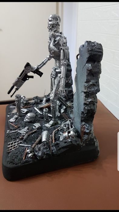 Diorama Terminator T-800
