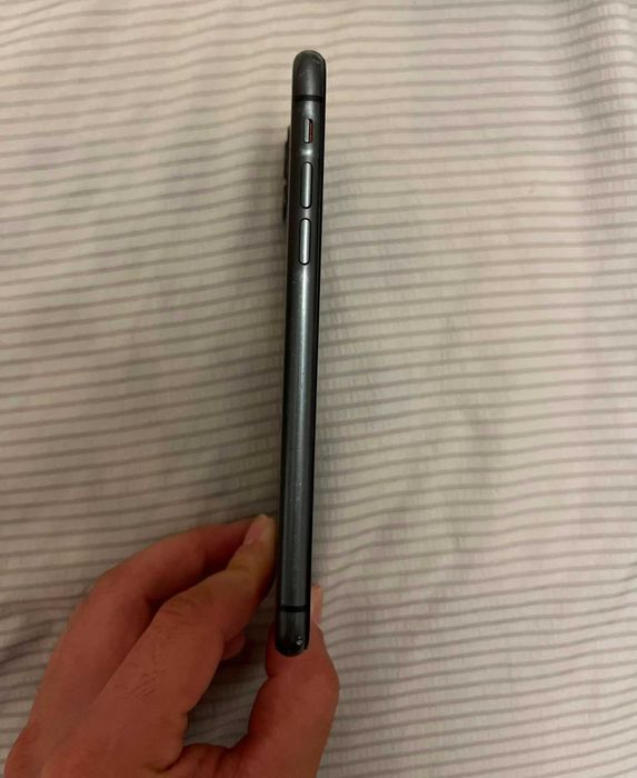 Продам iPhone 11 в хорошем состояние