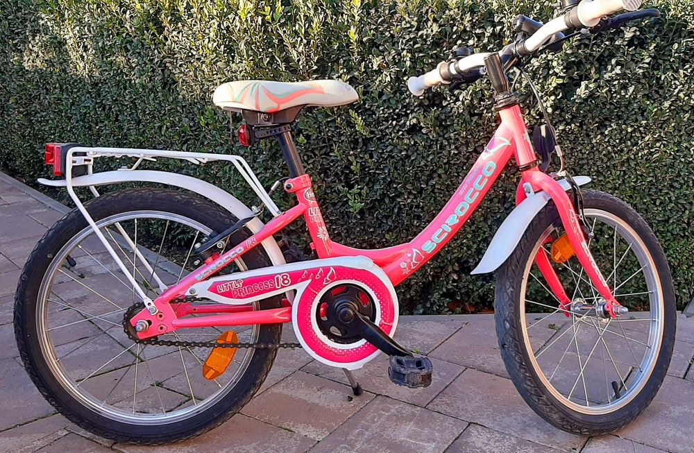 Bicicleta Scirocco pentru copii Princess 18, casca si roti aj cadou