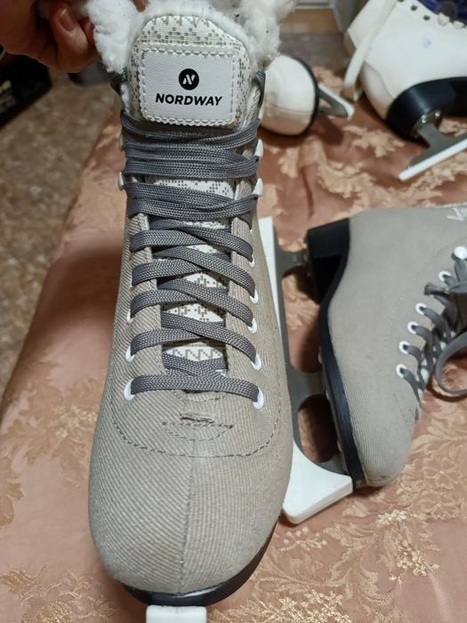 Коньки фигурные для девушки р.р36-37