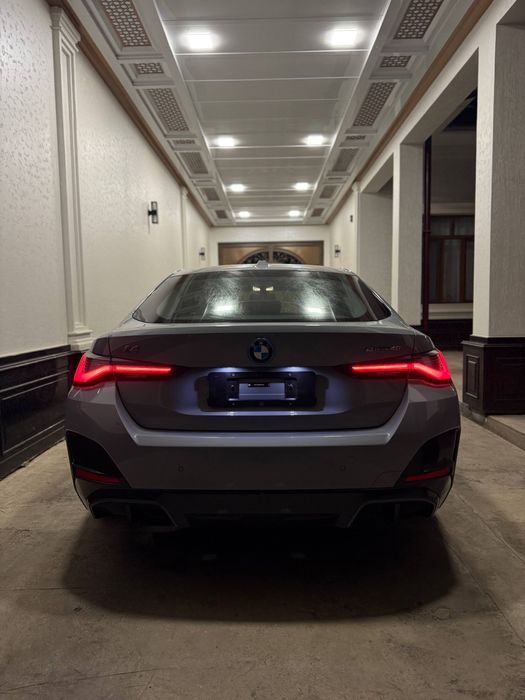 BMW i4 без пробег. 40L