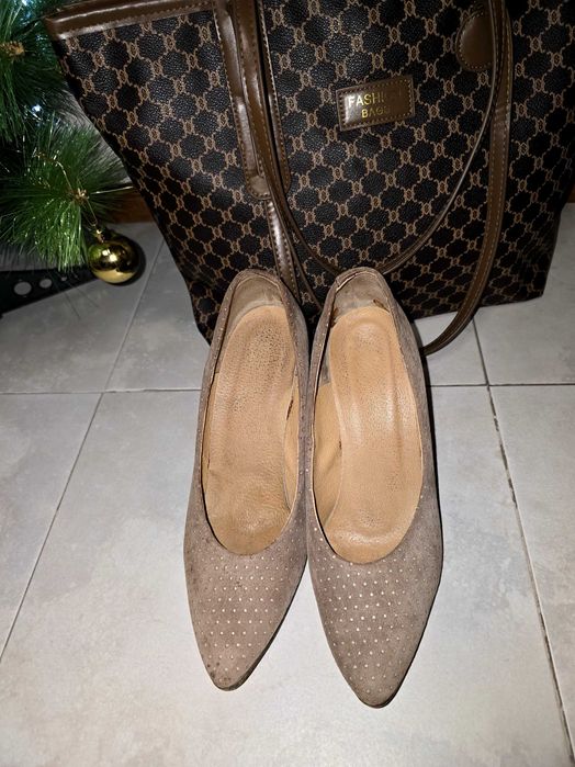 Велурени дамски обувки