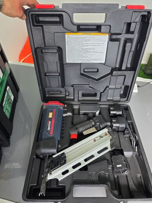 Pistol cuie Max GS 690 CH