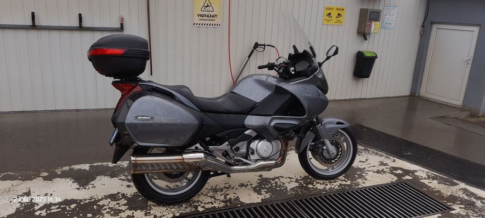 Vând Honda NT700V Deauville