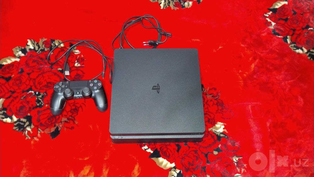 Playstation 4 slim ideal xolatda