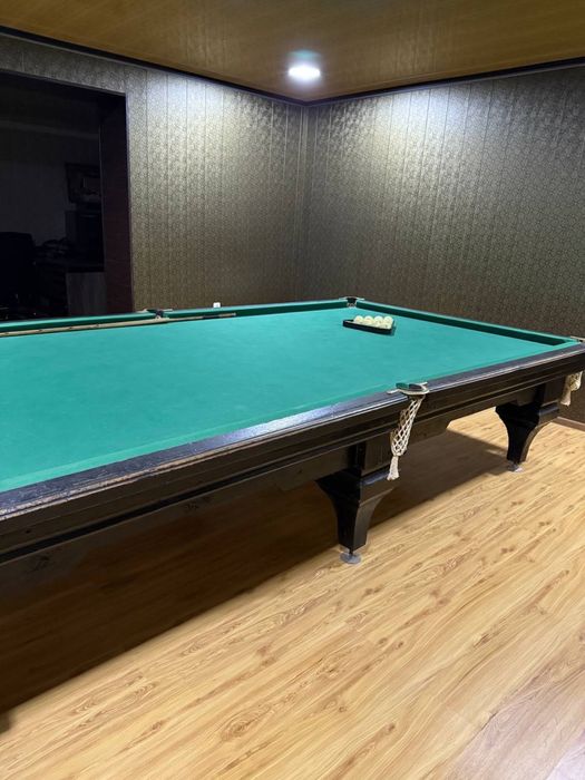 Бильярдный стол