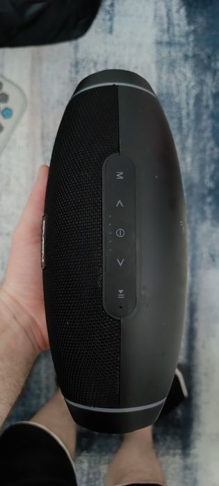 Продам  портативную колонку sven оригинал