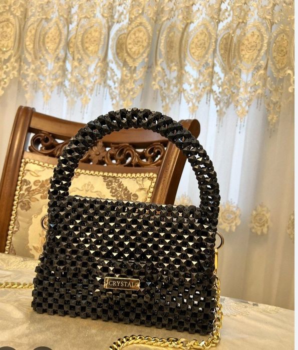 Toshdan toʻqilgan sumkalar